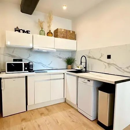 St Pierre - 1 Bedroom - Valmy Lyon